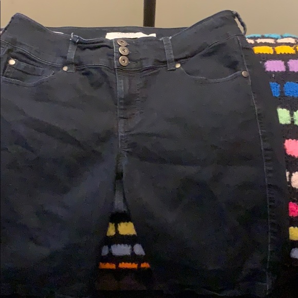 3-Button Torrid Denim Jegging Shorts - Picture 3 of 5